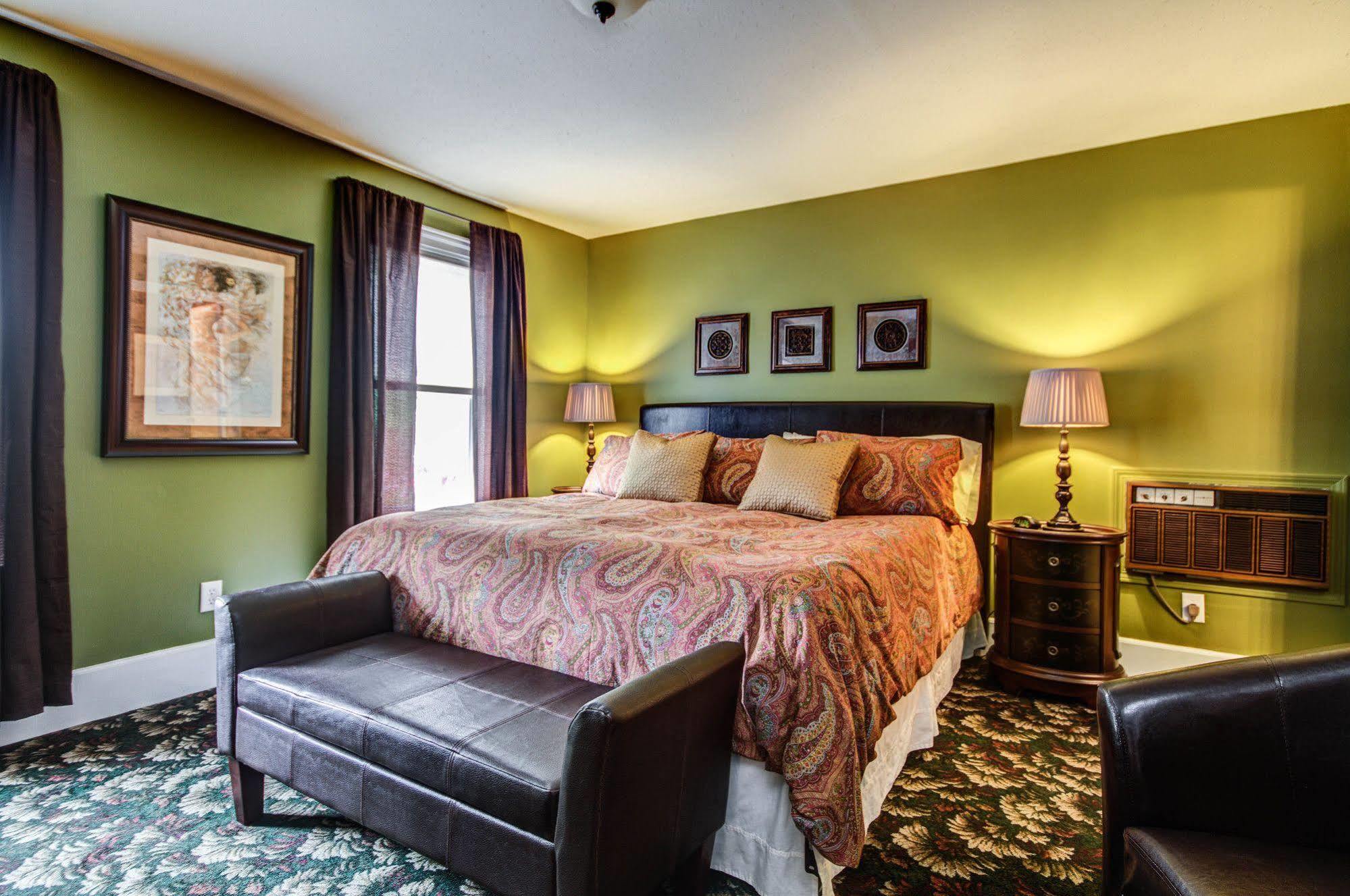 Twin Oaks Inn Saugatuck Exterior foto