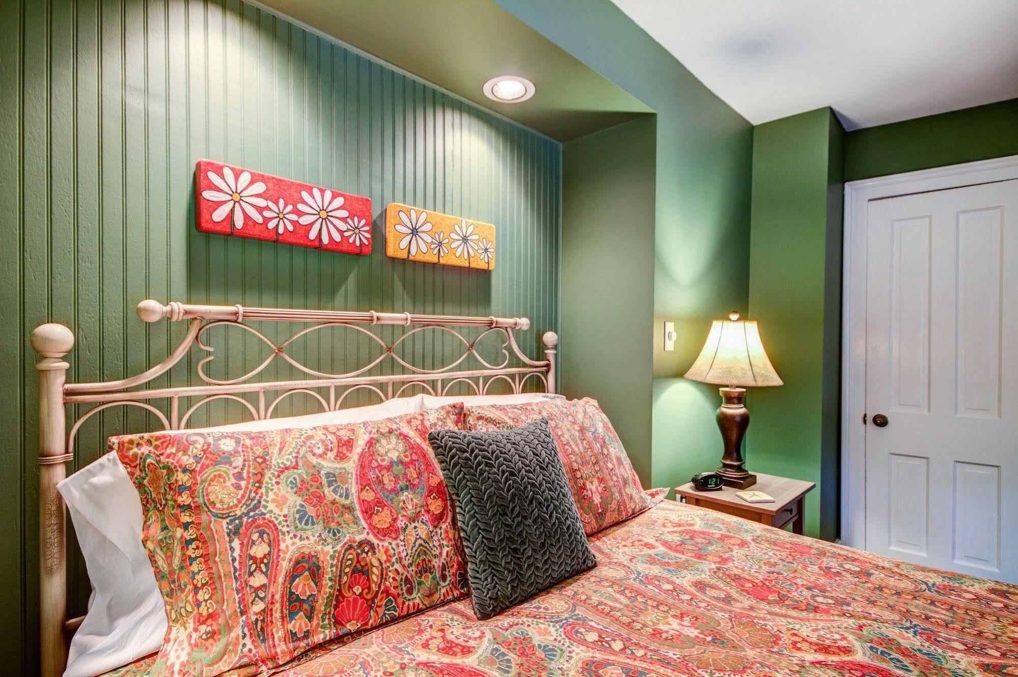 Twin Oaks Inn Saugatuck Exterior foto